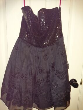 Betsey Johnson Black Strapless Sequin & Floral Applique Party Dress